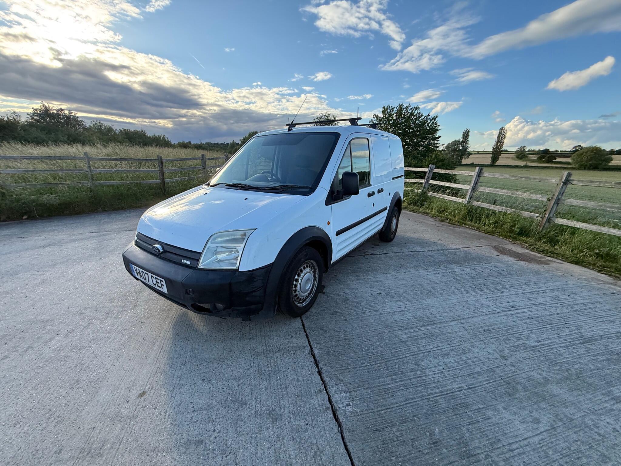 Ford Transit Connect 1.8 TDCi T200 LX L1 H1 4dr — photo 54 of 86